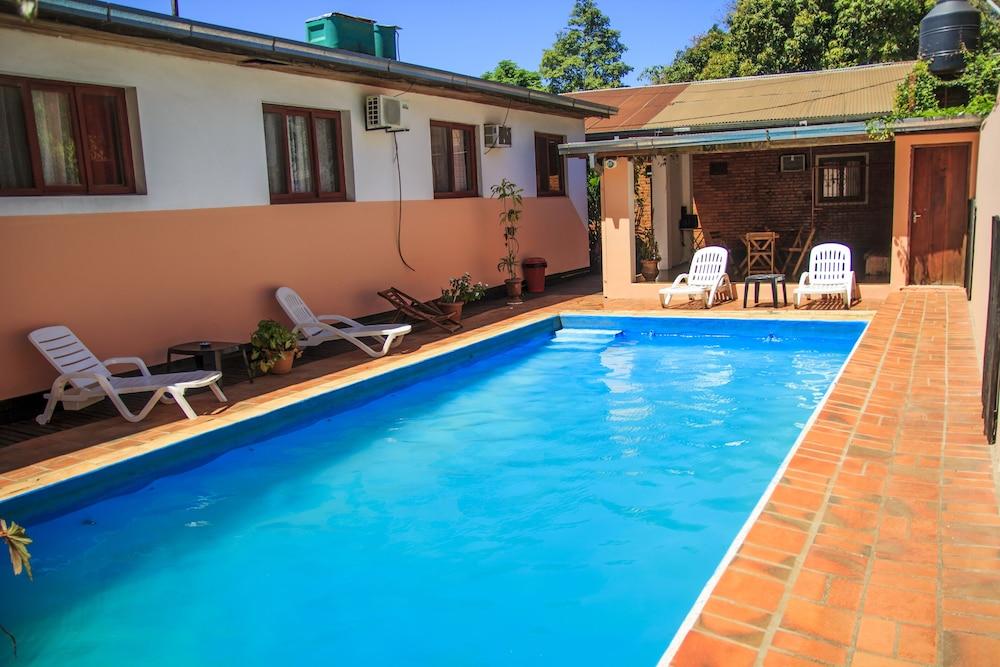 Hotel Tierra Colorada Puerto Iguazu Exterior photo
